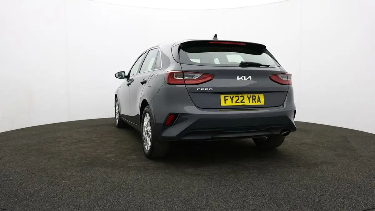 2021-kia-ceed-10-t-gdi-2-hatchback-big-23