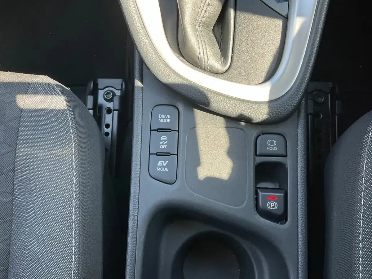 2022-toyota-yaris-15-vvt-i-icon-big-23