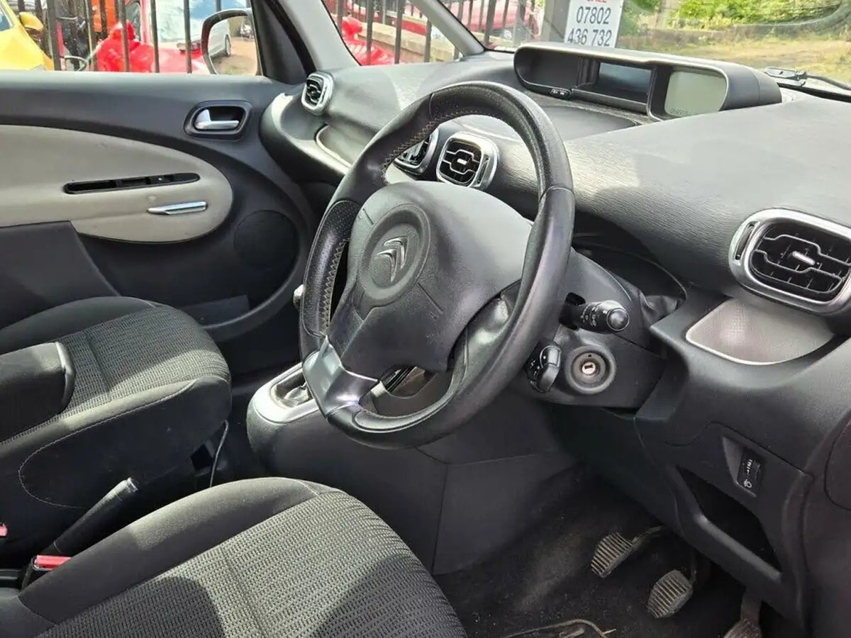 2014-citroen-c3-picasso-16hdi-exclusive-big-8
