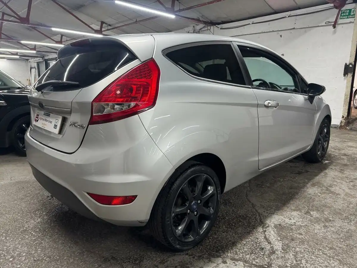 2009-ford-fiesta-125-zetec-3d-big-29