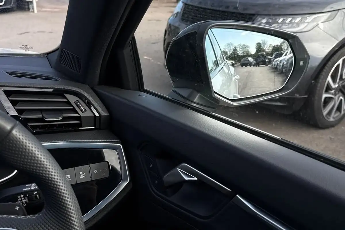 2024-audi-q3-15-35-tfsi-black-edition-sportback-s-tronic-big-19