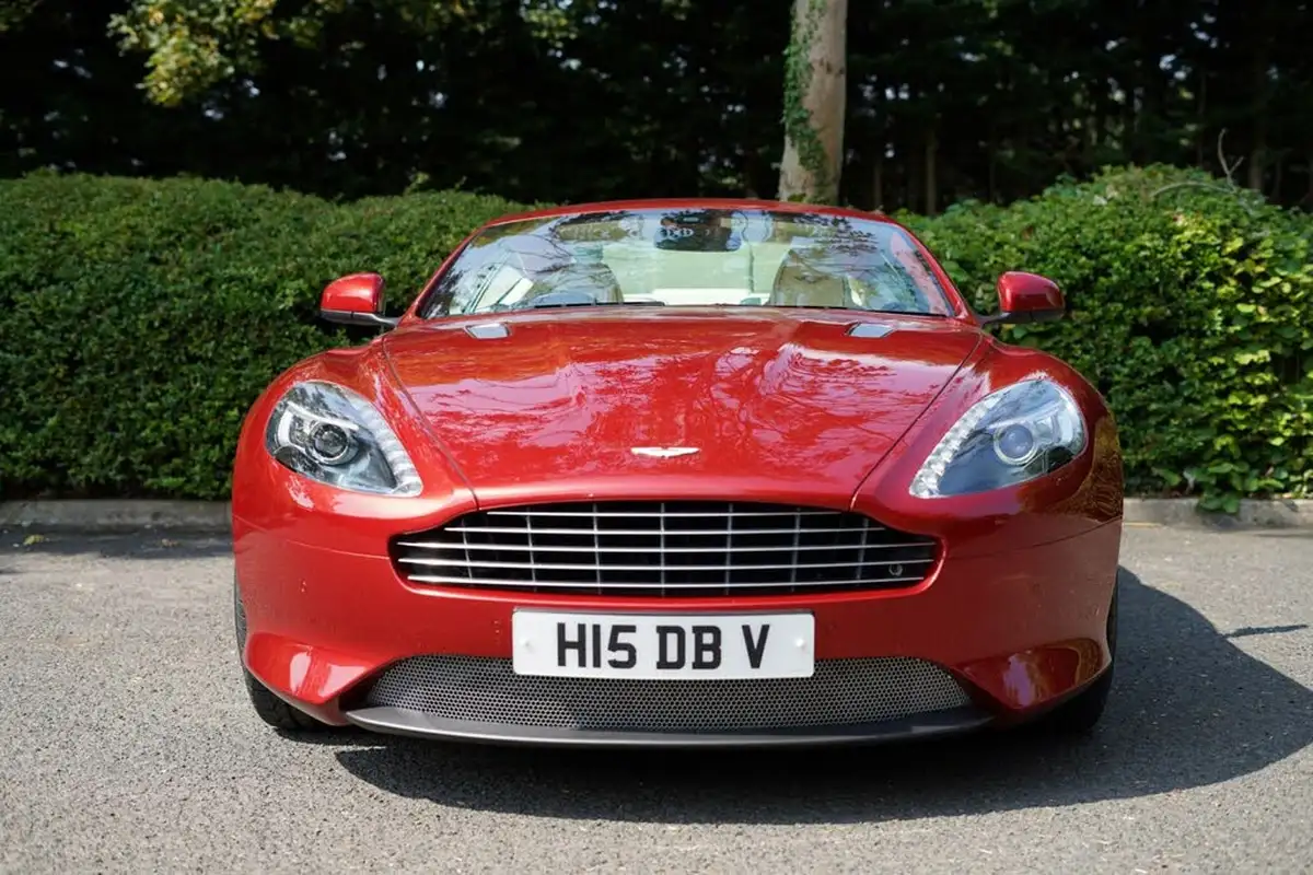 2015-aston-martin-db9-59-20-big-7