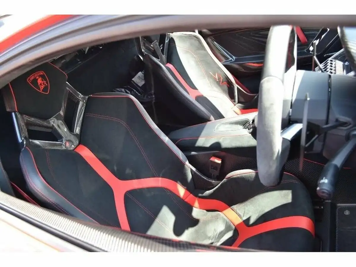 2015-lamborghini-aventador-65-lp-750-4-superveloce-big-5