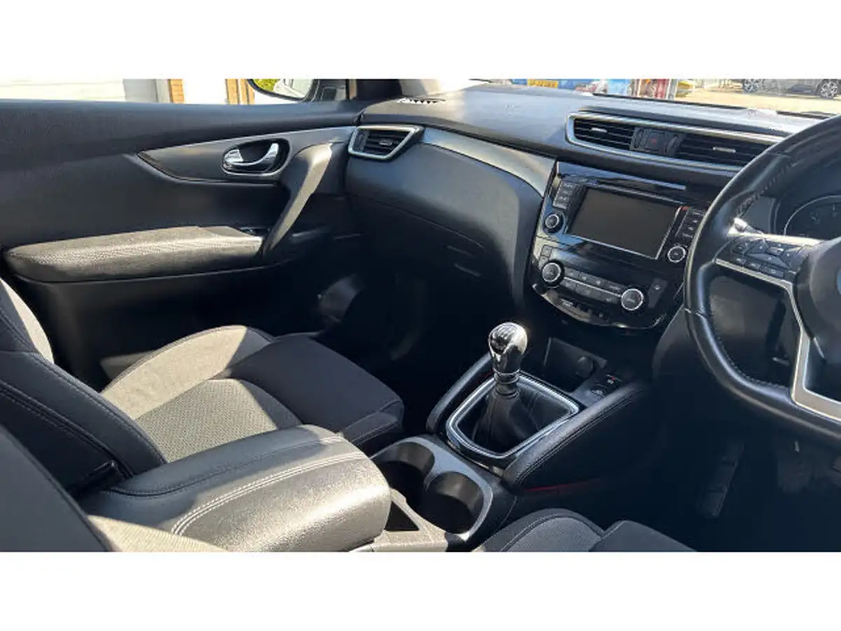 2019-nissan-qashqai-13-dig-t-n-connecta-140ps-big-13