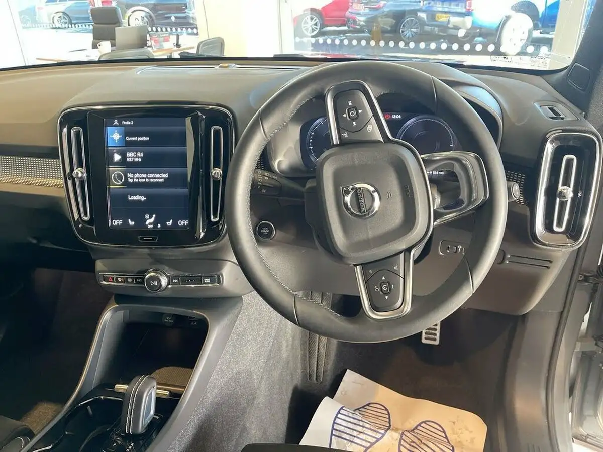 2021-volvo-xc40-15-t5-r-design-pro-258bhp-big-2