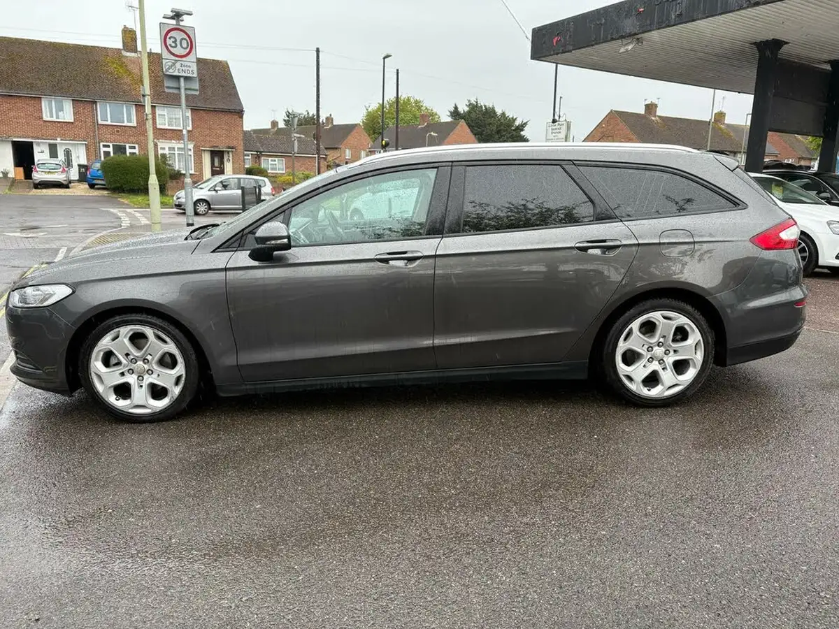 2015-ford-mondeo-15tdci-style-estate-big-7