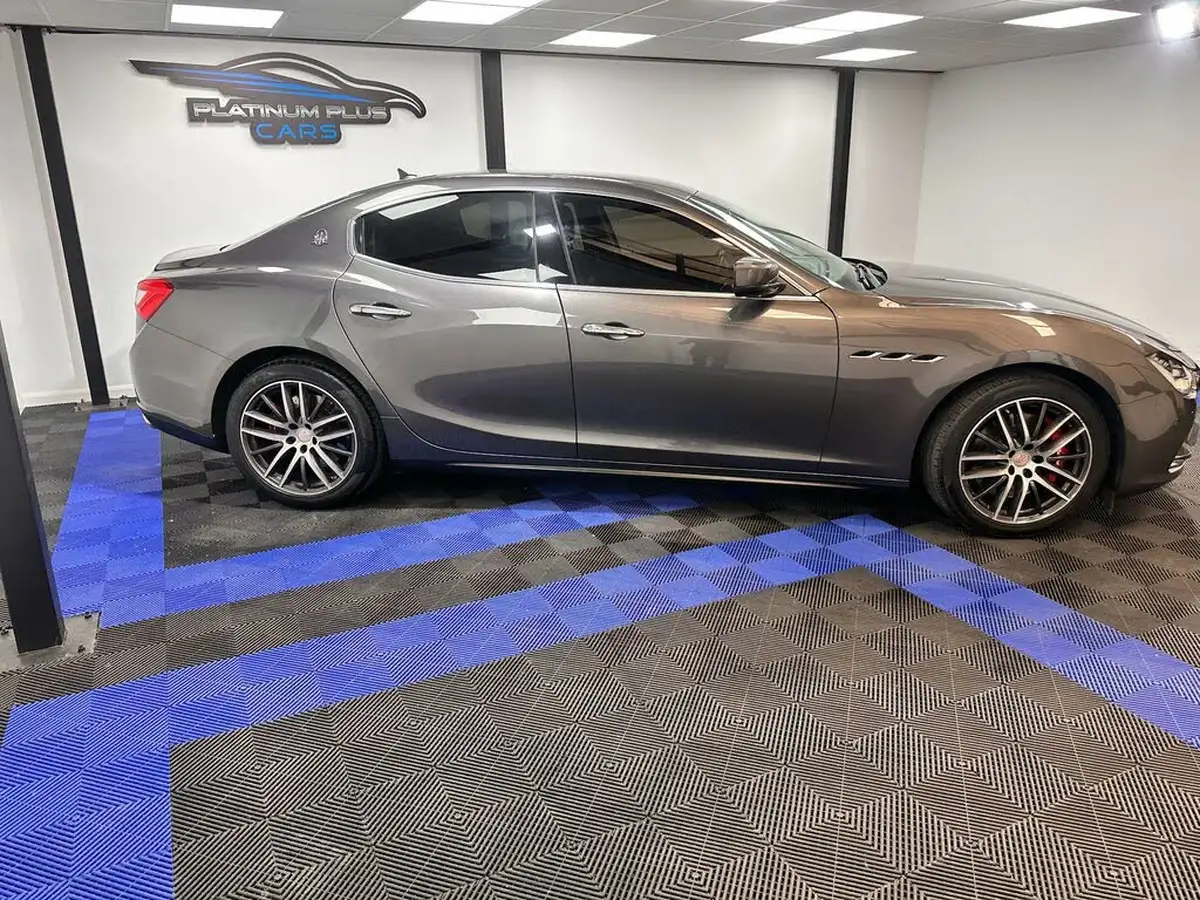 2016-maserati-ghibli-30-big-23
