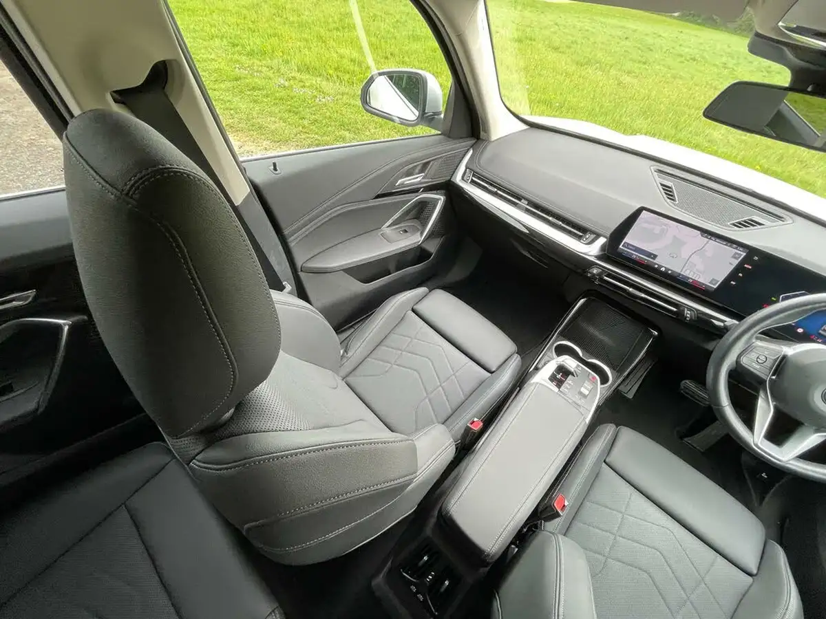 2023-bmw-x1-20td-sdrive18d-xline-big-40