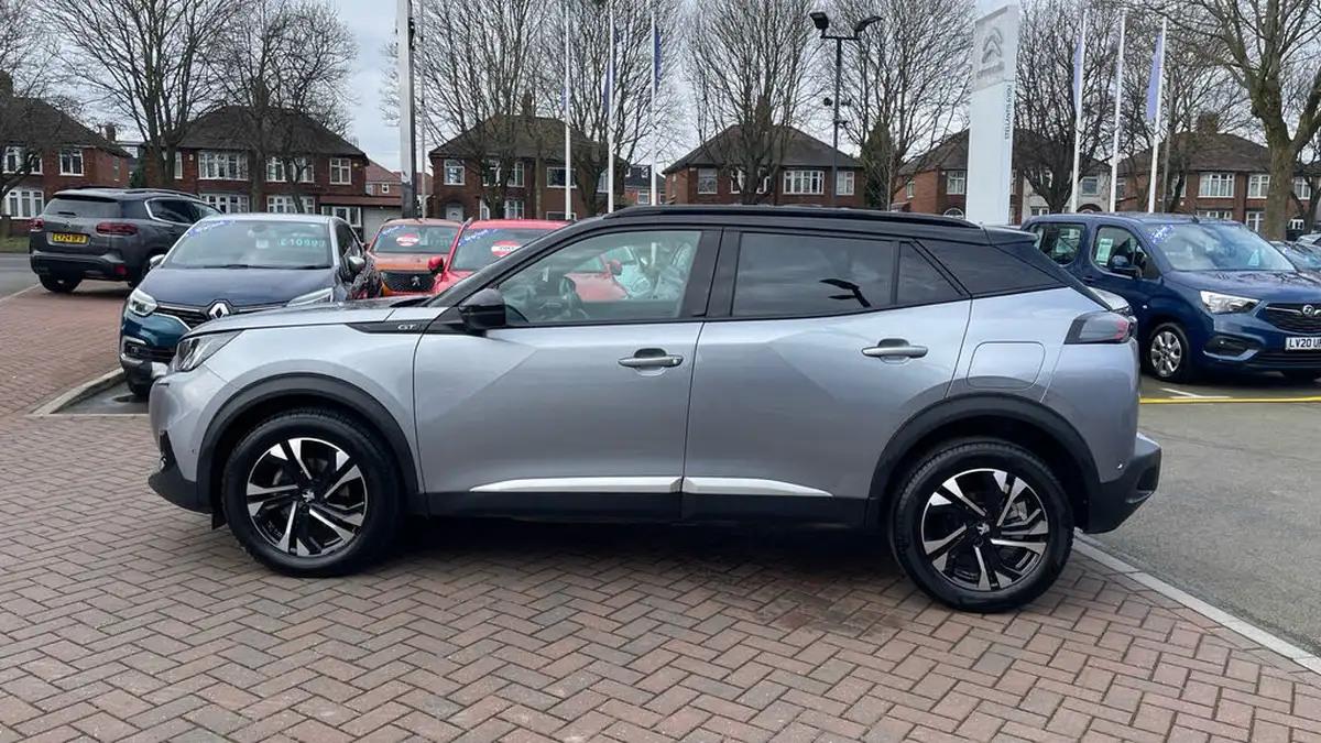 2022-peugeot-2008-suv-12-puretech-gt-big-5