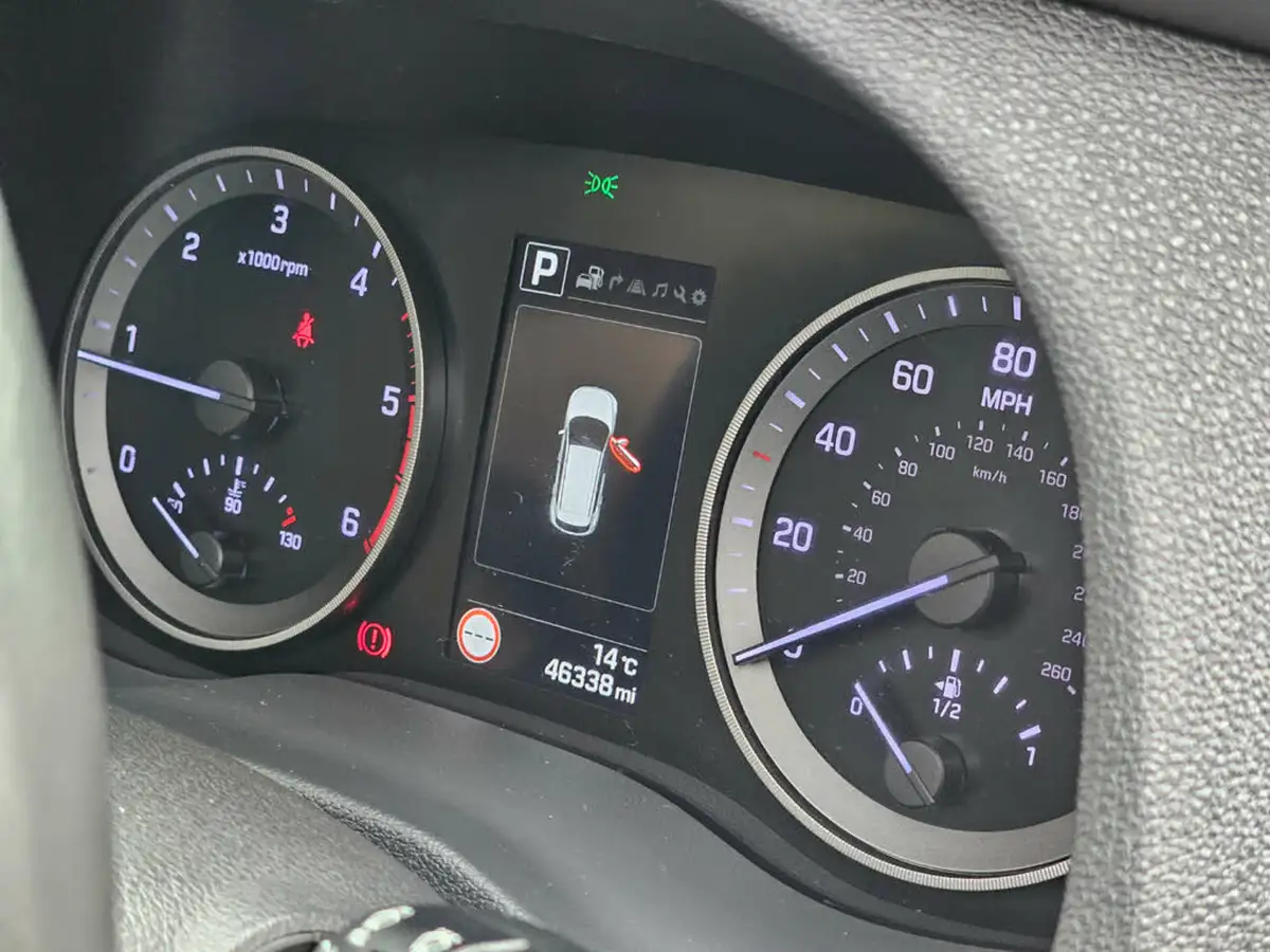 2016-hyundai-tucson-20crdi-premium-se-136ps-auto-big-24