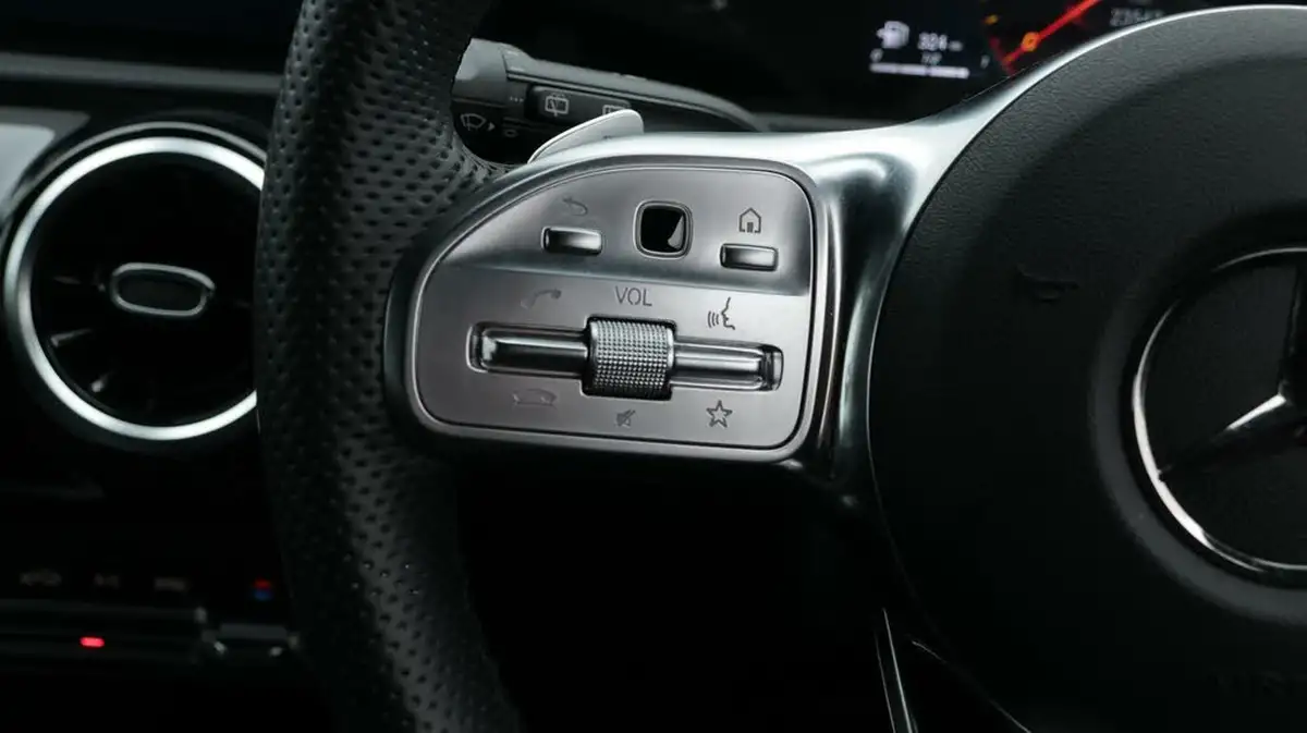 2022-mercedes-benz-cla-13-cla-200-amg-line-shooting-brake-5d-big-24