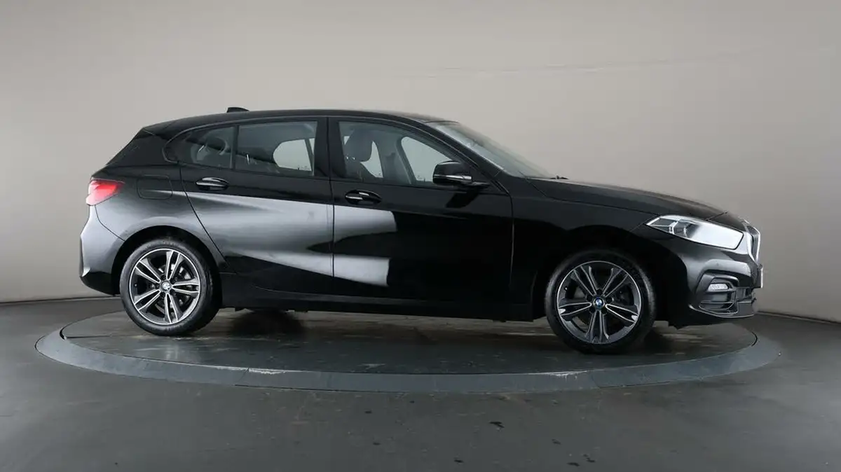 2020-bmw-1-series-15td-116d-sport-big-50
