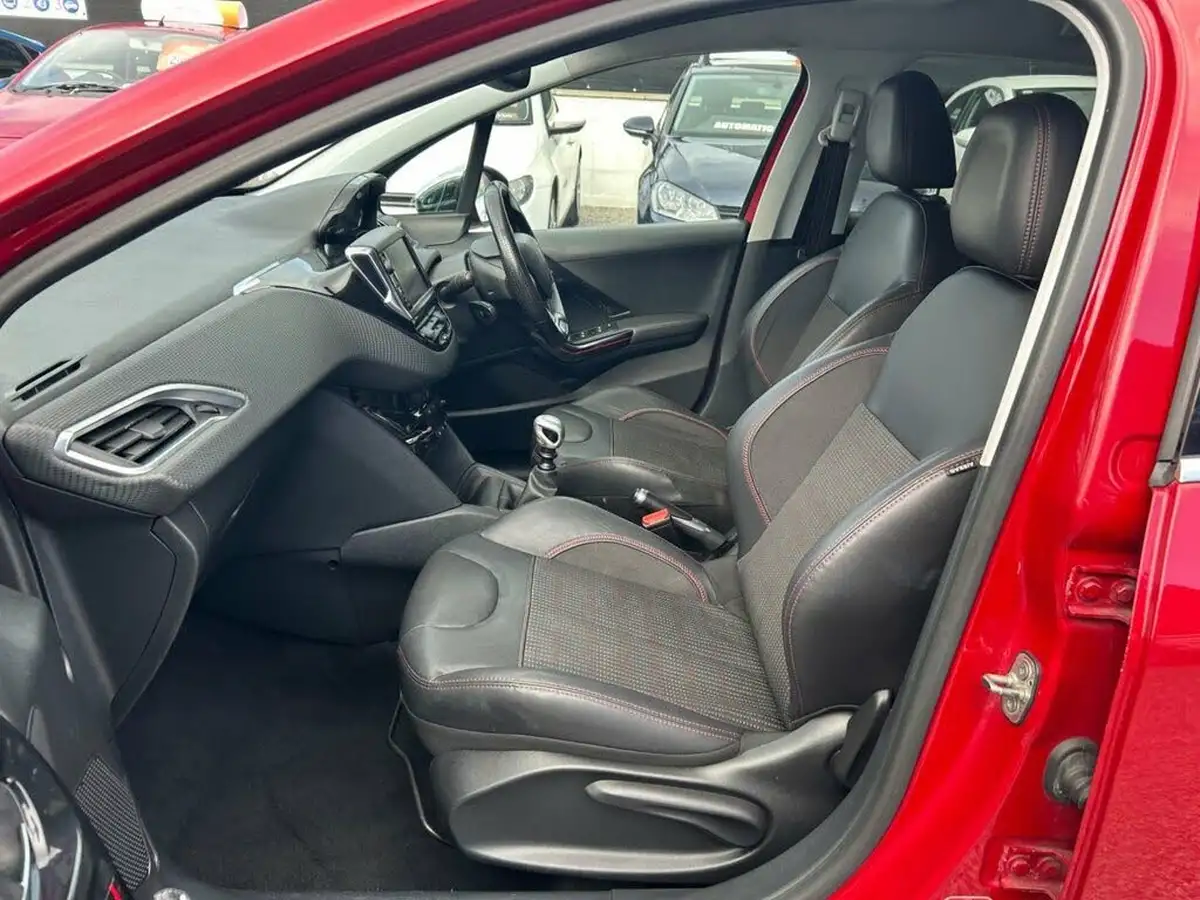2016-peugeot-208-16bluehdi-gt-line-120bhp-ss-5d-big-18