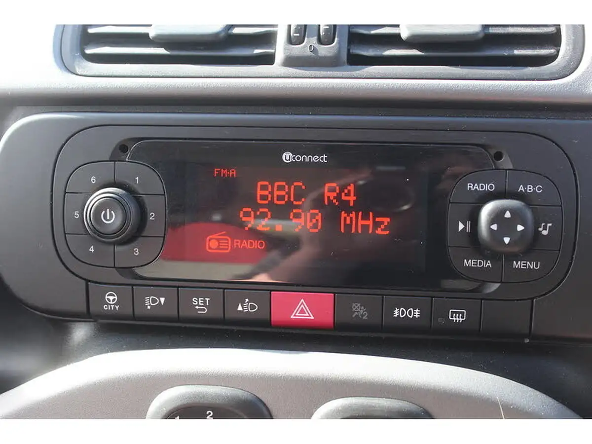 2017-fiat-panda-12-lounge-big-21