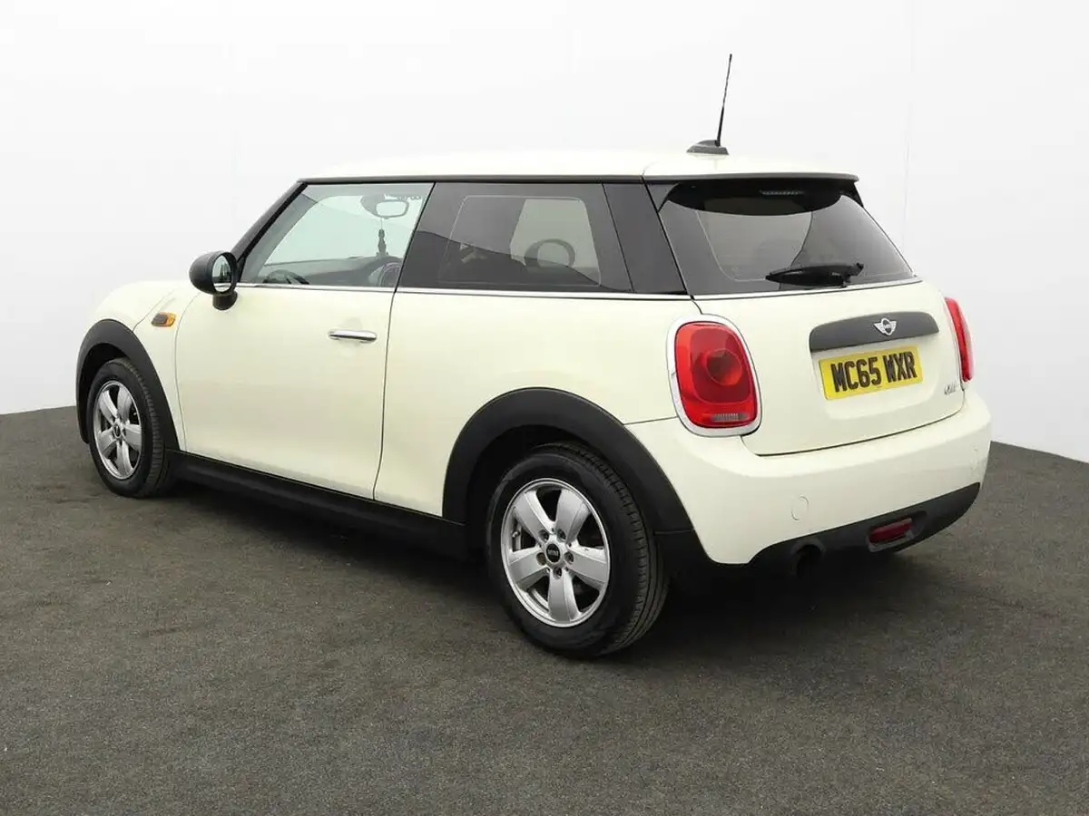 2015-mini-cooper-12-one-ss-3d-big-4
