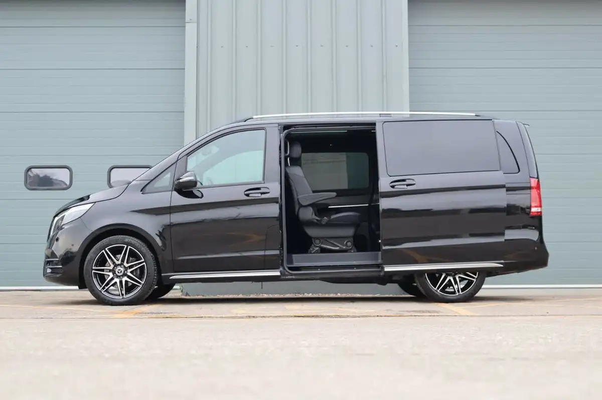 2023-mercedes-benz-v-class-20d-v220d-amg-line-long-big-9