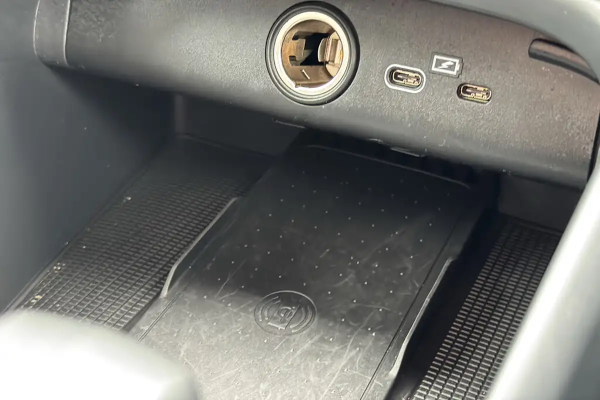 2022-volvo-c40-e-recharge-plus-228bhp-big-19