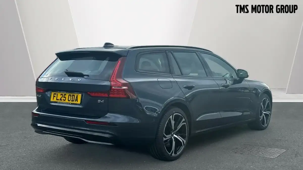 2025-volvo-v60-20-b4-plus-station-wagon-big-6