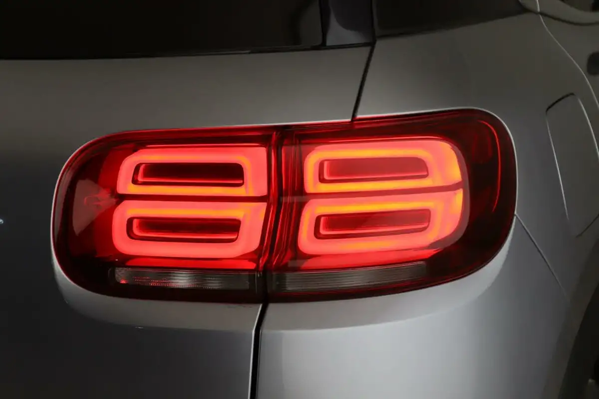 2019-citroen-c5-aircross-12-puretech-flair-big-9