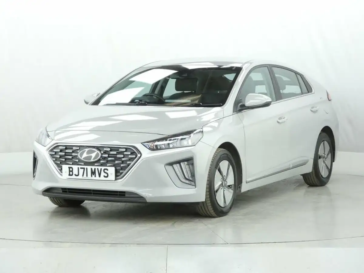 2021-hyundai-ioniq-16-gdi-premium-hybrid-big-3