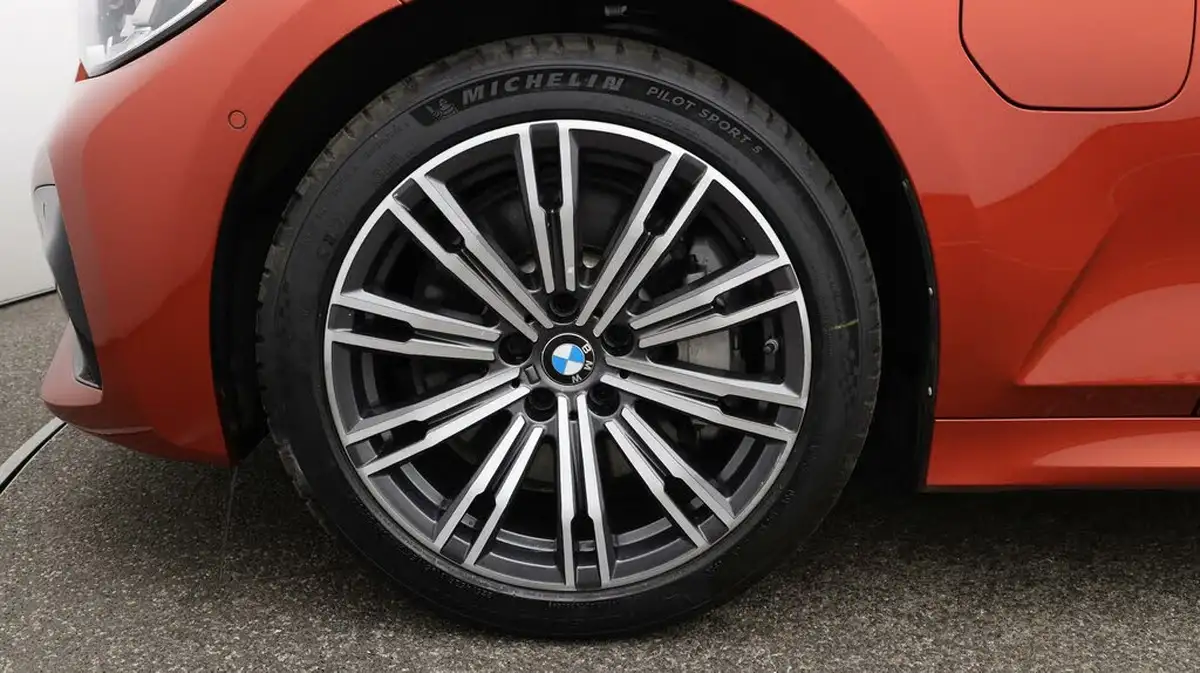 2020-bmw-3-series-20-330e-m-sport-saloon-4d-big-18