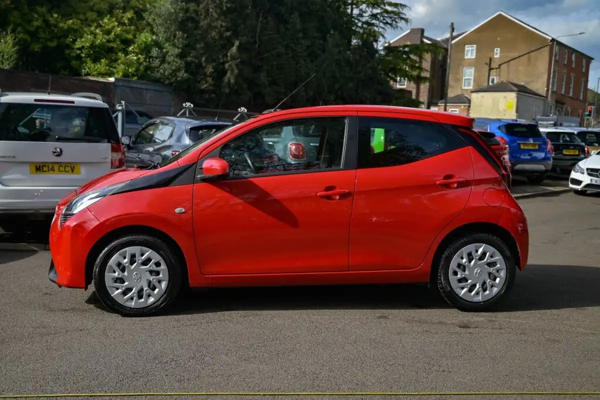 2020-toyota-aygo-10-vvt-i-x-play-big-4