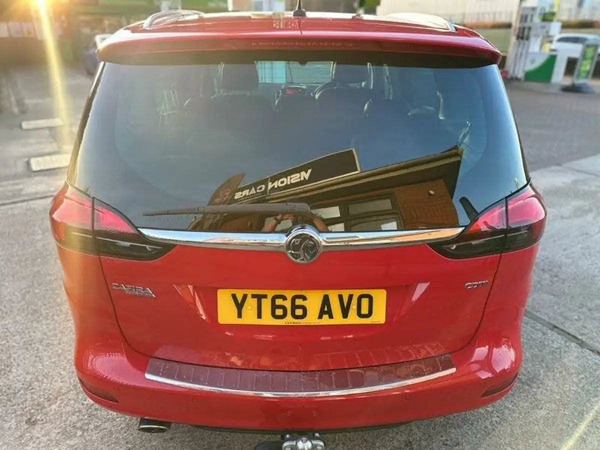 2016-vauxhall-zafira-tourer-20cdti-sri-ss-big-5