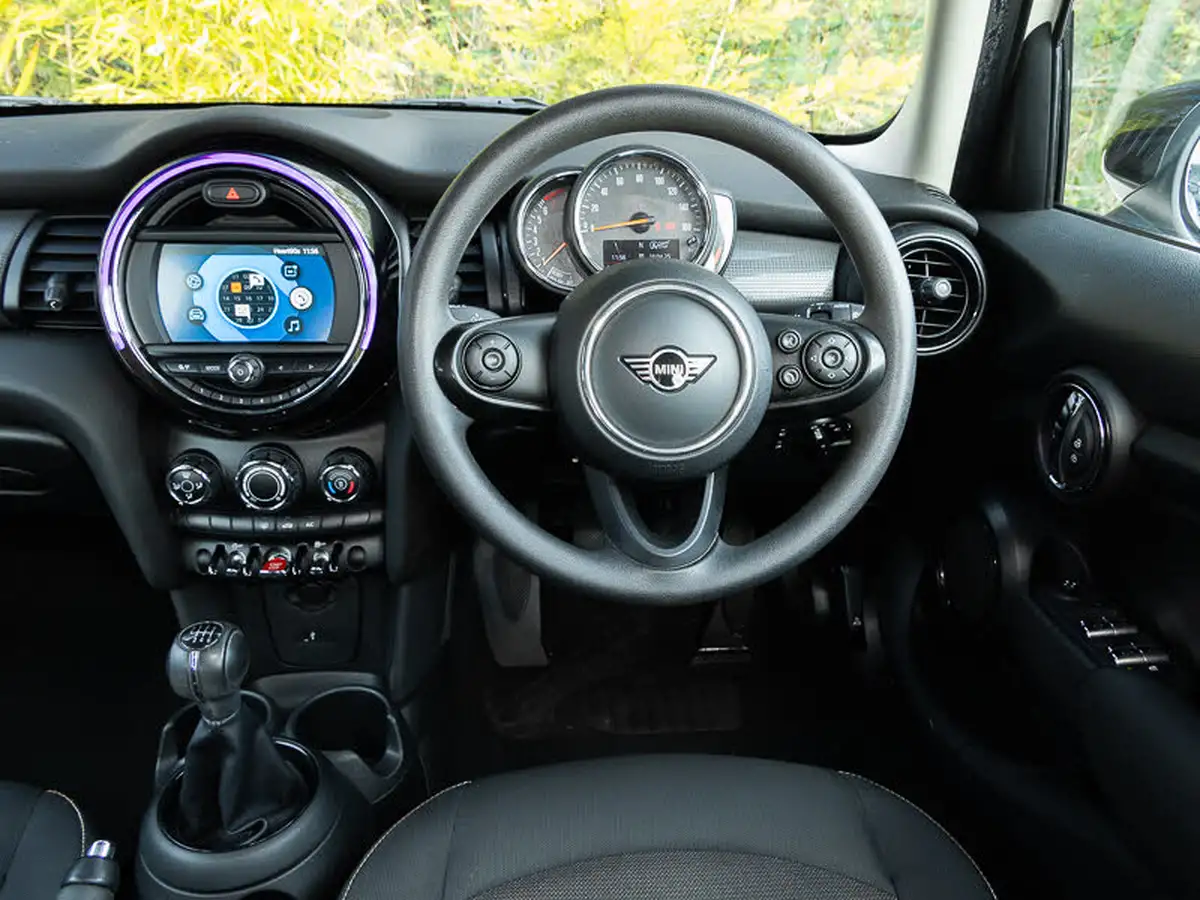 2019-mini-cooper-15-cooper-classic-hatchback-5d-big-6
