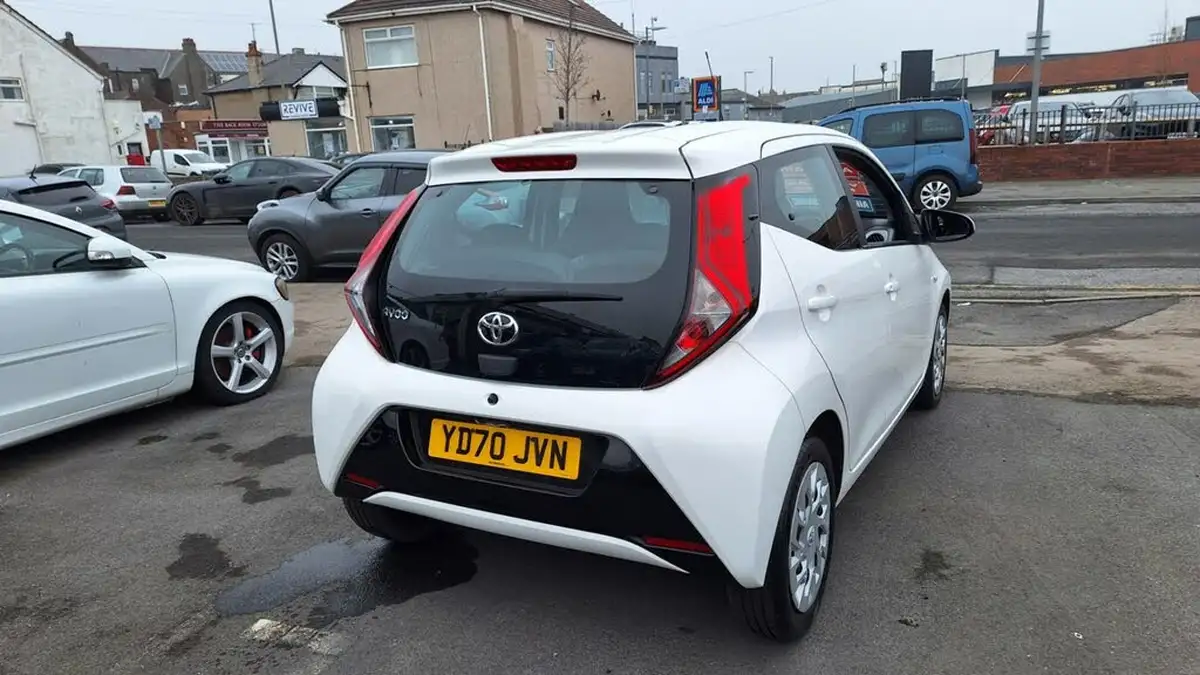2020-toyota-aygo-10-vvt-i-x-play-tss-x-shift-big-3