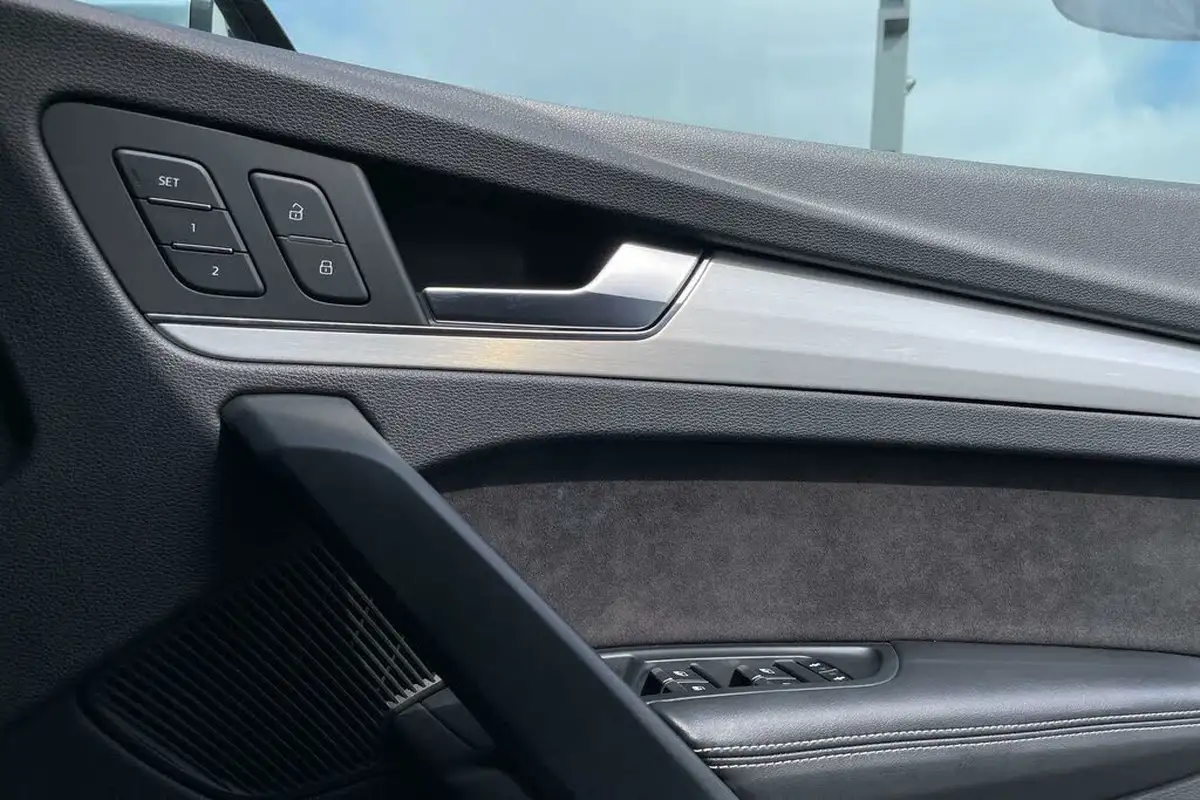2017-audi-sq5-30-tfsi-quattro-big-43