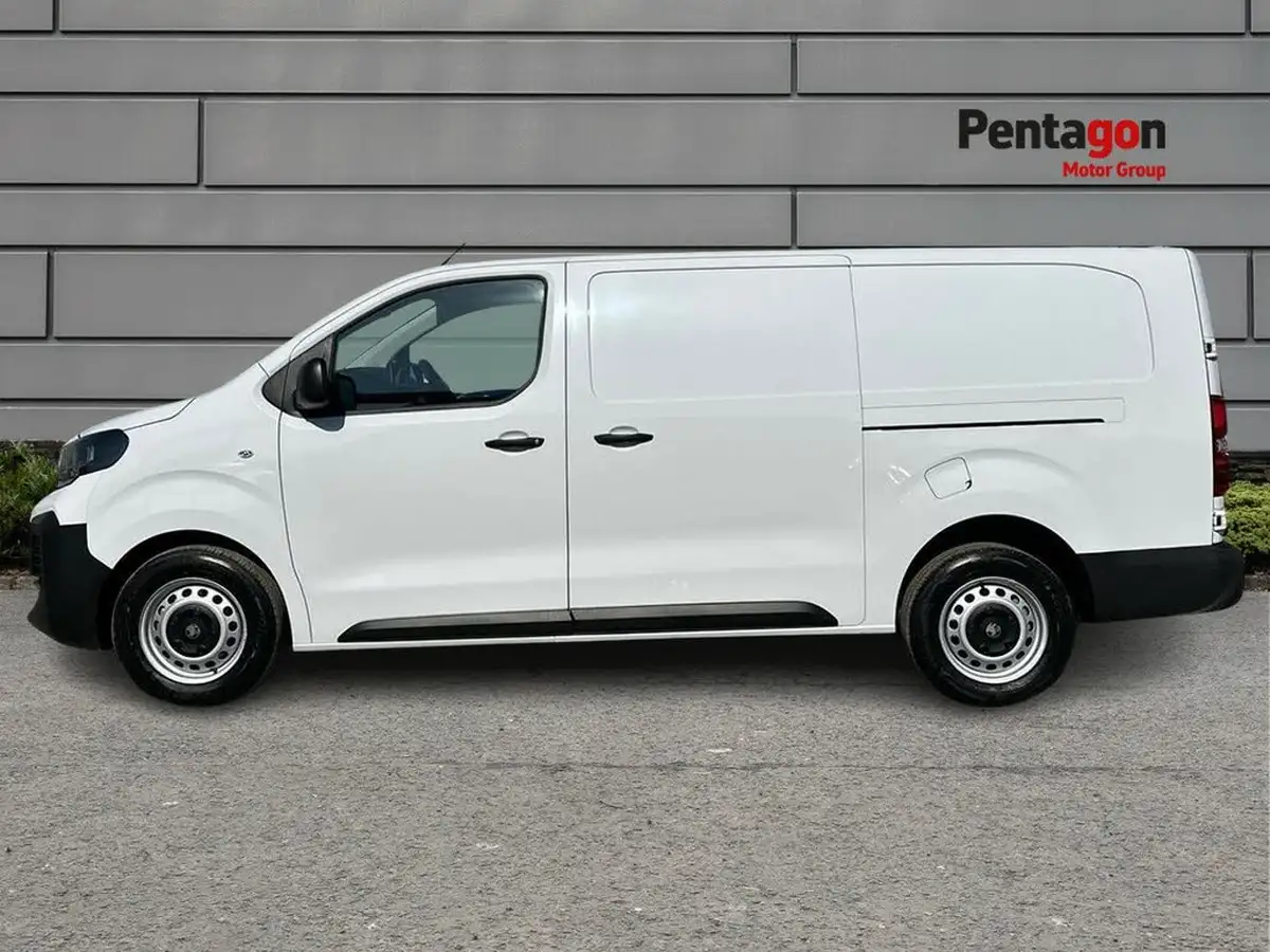 2022-vauxhall-vivaro-15td-2900-l2h1-dynamic-big-11