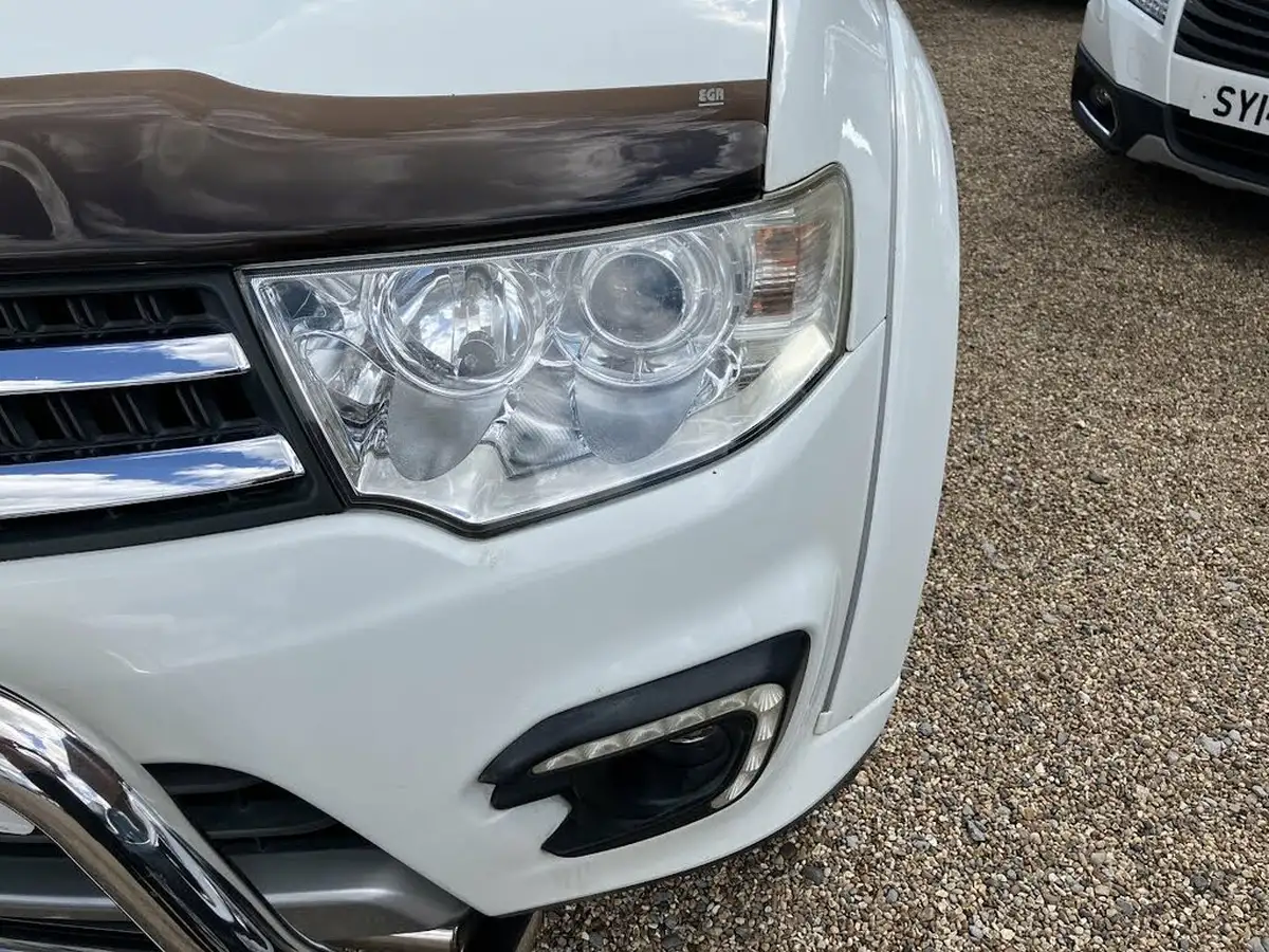 2014-mitsubishi-l200-25td-barbarian-auto-big-3
