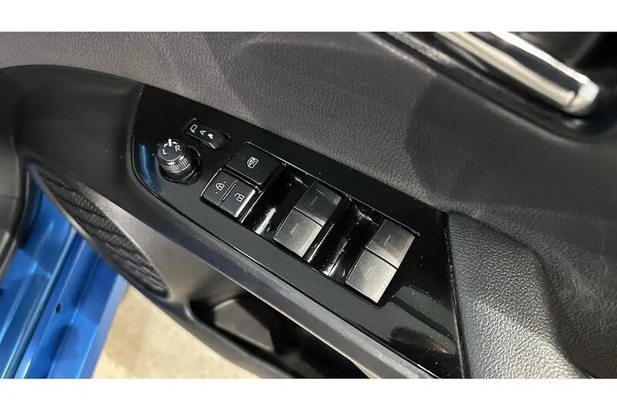 2020-toyota-prius-18-vvt-i-excel-cvt-big-28