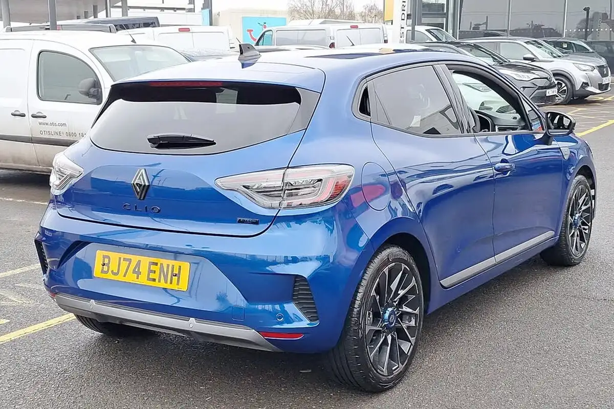 2024-renault-clio-16-esprit-alpine-big-21