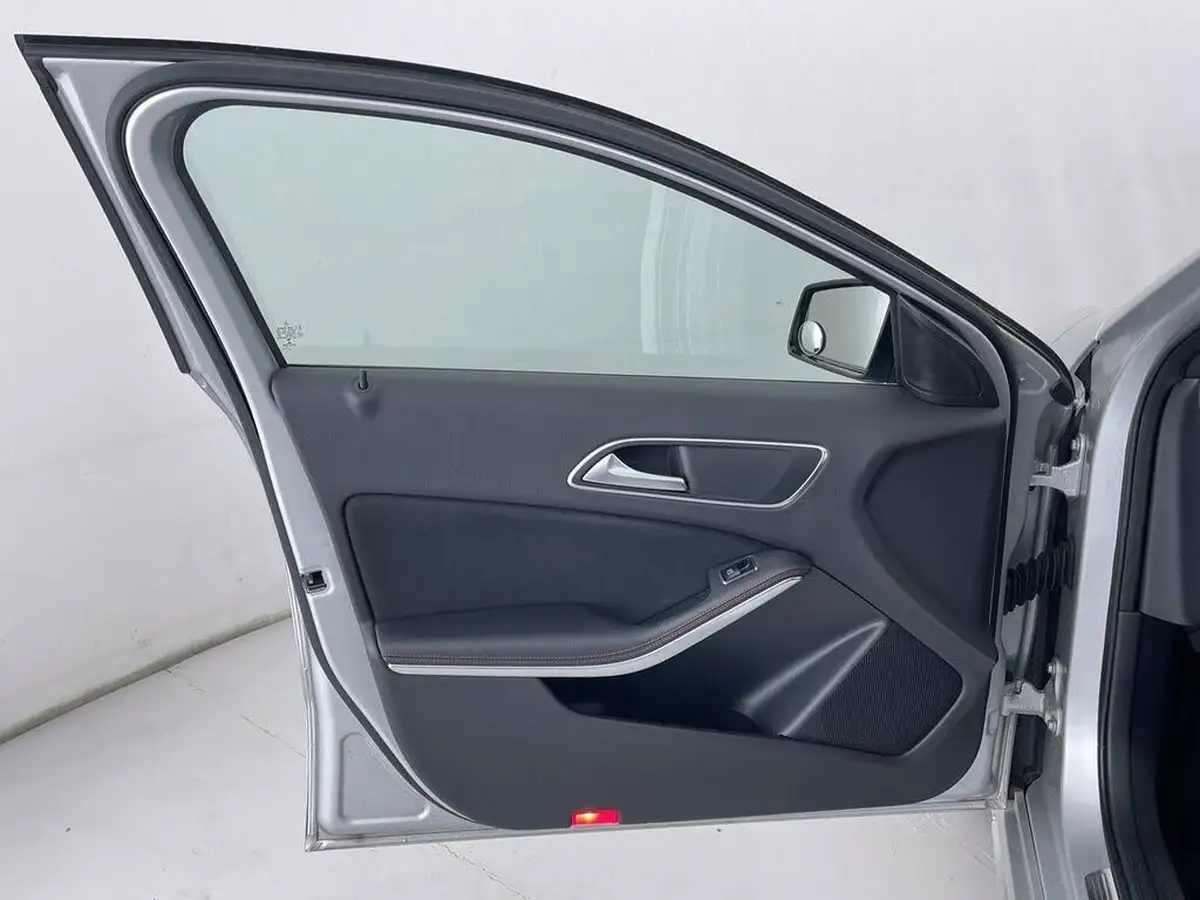 2016-mercedes-benz-a-class-21d-a200d-amg-line-136ps-premiumss-7g-dct-big-26