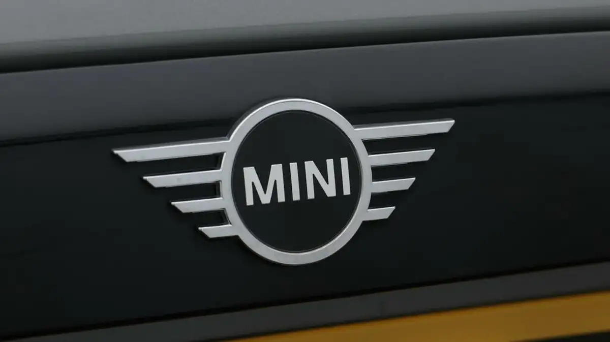 2021-mini-cooper-e-cooper-s-1-big-20