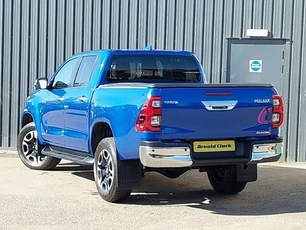 2023-toyota-hi-lux-28d-4d-invincible-2754cc-big-1