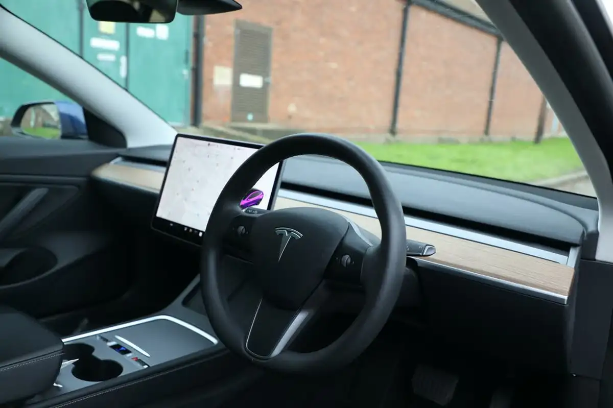 2020-tesla-model-3-e-long-range-big-12