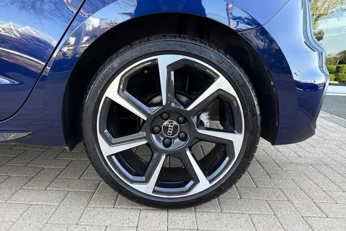 2024-audi-a1-10-30-tfsi-black-edition-116ps-big-11