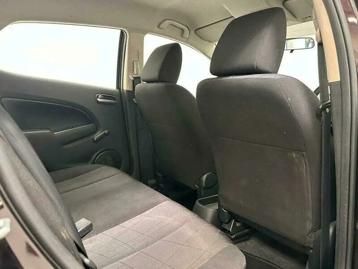 2011-mazda-mazda2-13-tamura-5d-big-24