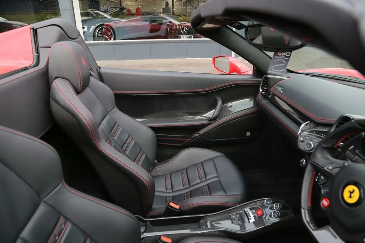 2015-ferrari-458-45-italia-big-14