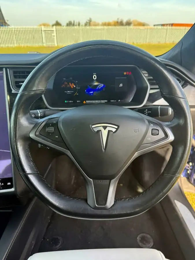 2020-tesla-model-s-e-long-range-big-17