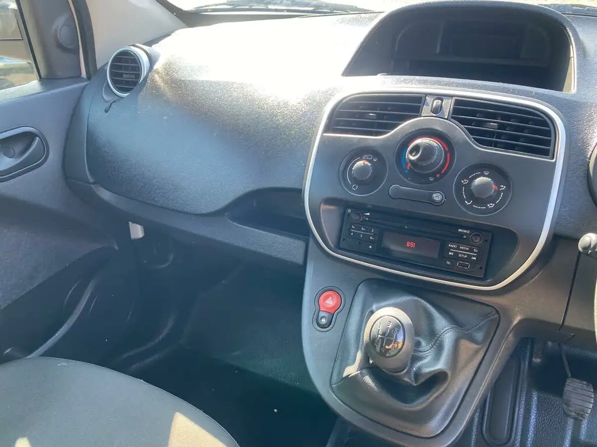 2015-renault-kangoo-15td-ml19-dci-75-business-panel-big-35