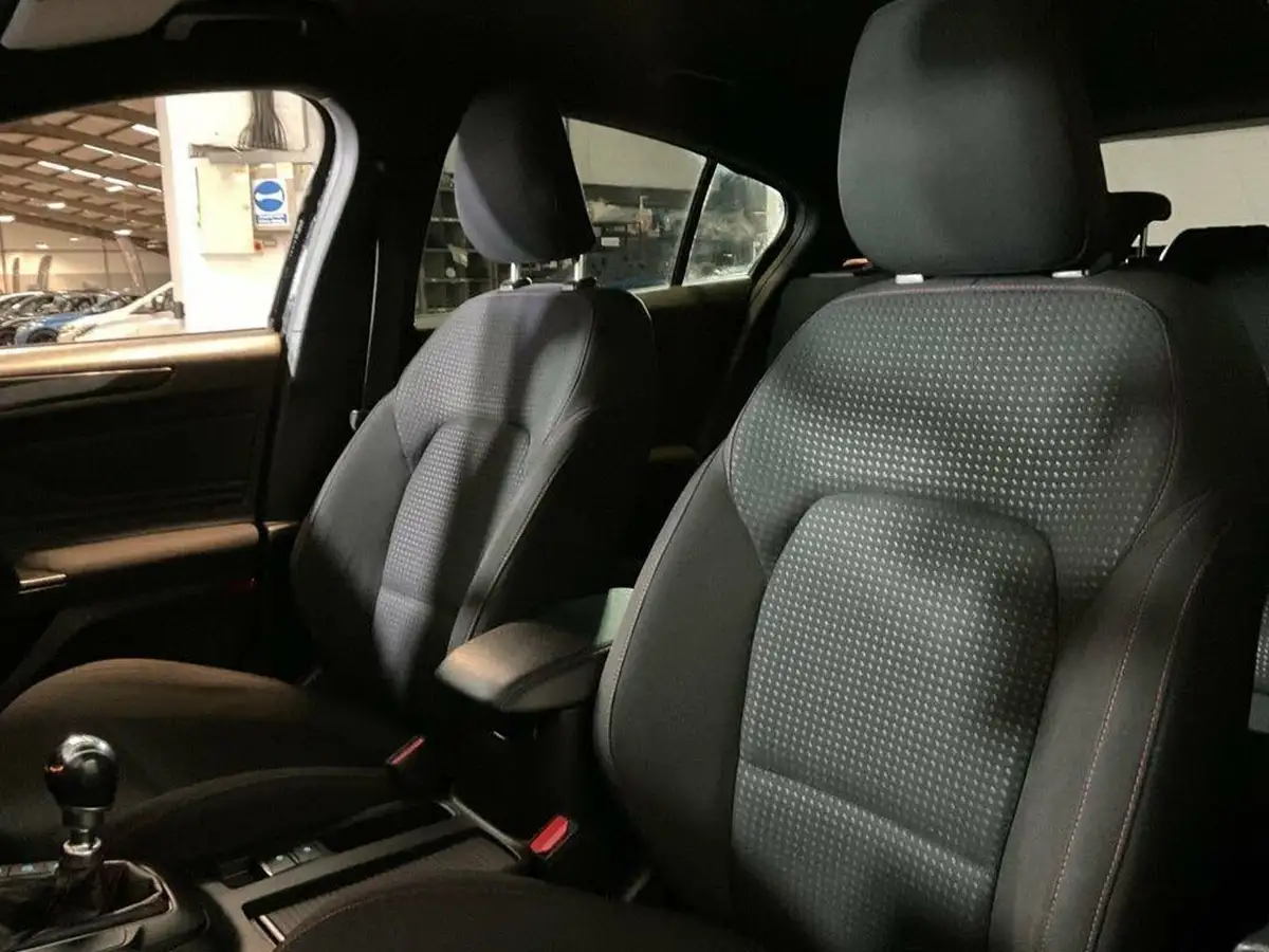 2019-ford-focus-10t-st-line-hatchback-big-26
