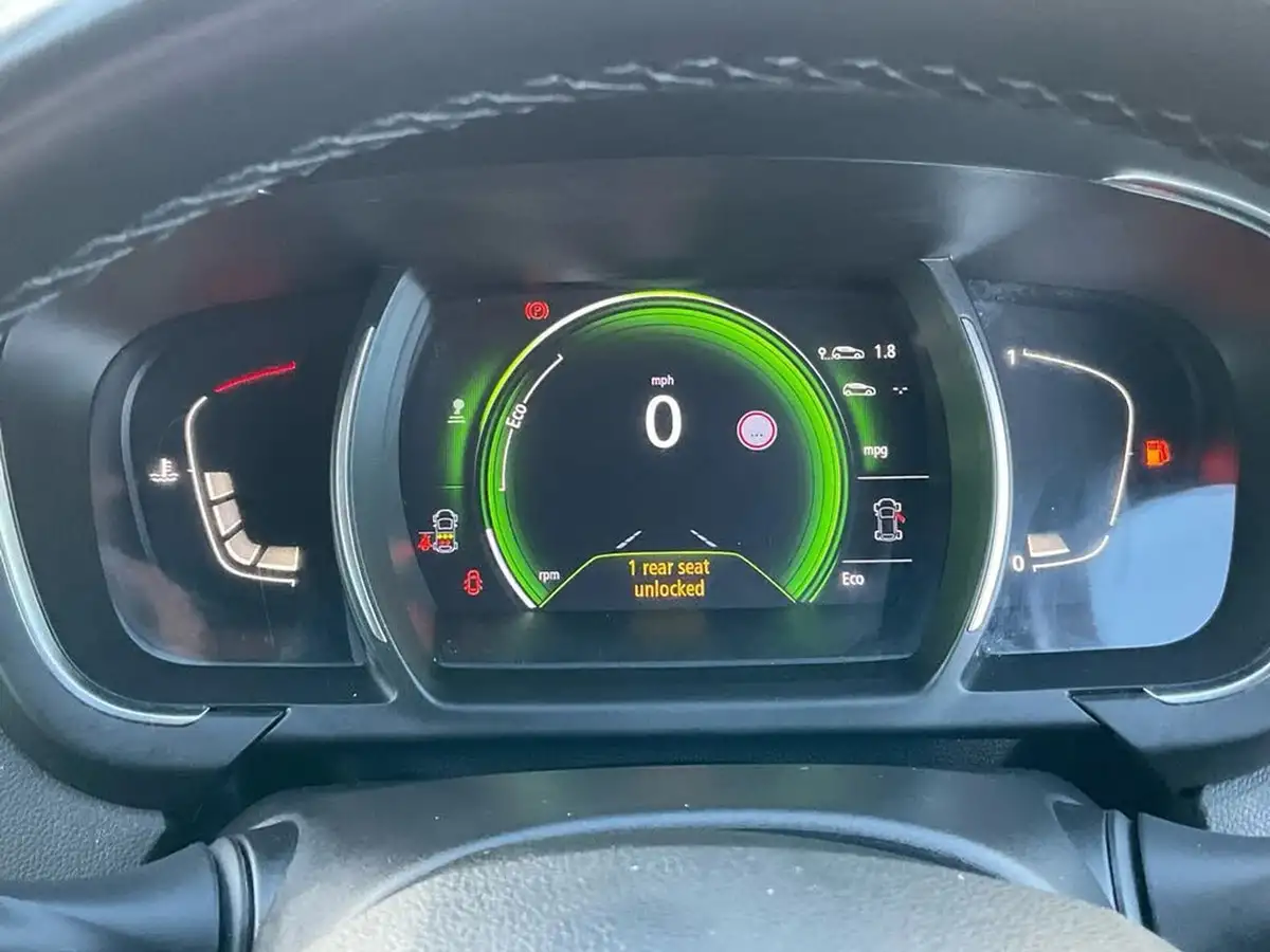 2017-renault-grand-scenic-12-tce-signature-nav-big-10
