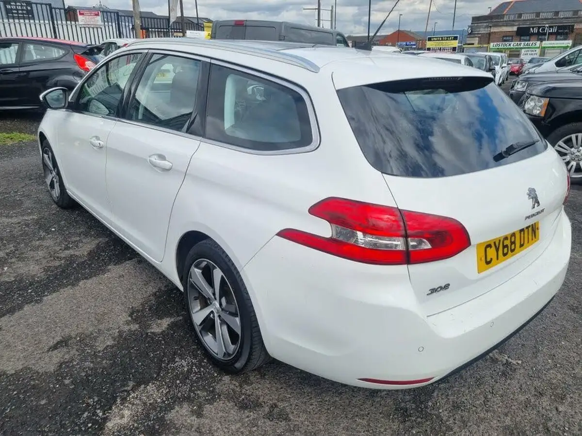 2019-peugeot-308-sw-12-puretech-allure-130bhp-big-2