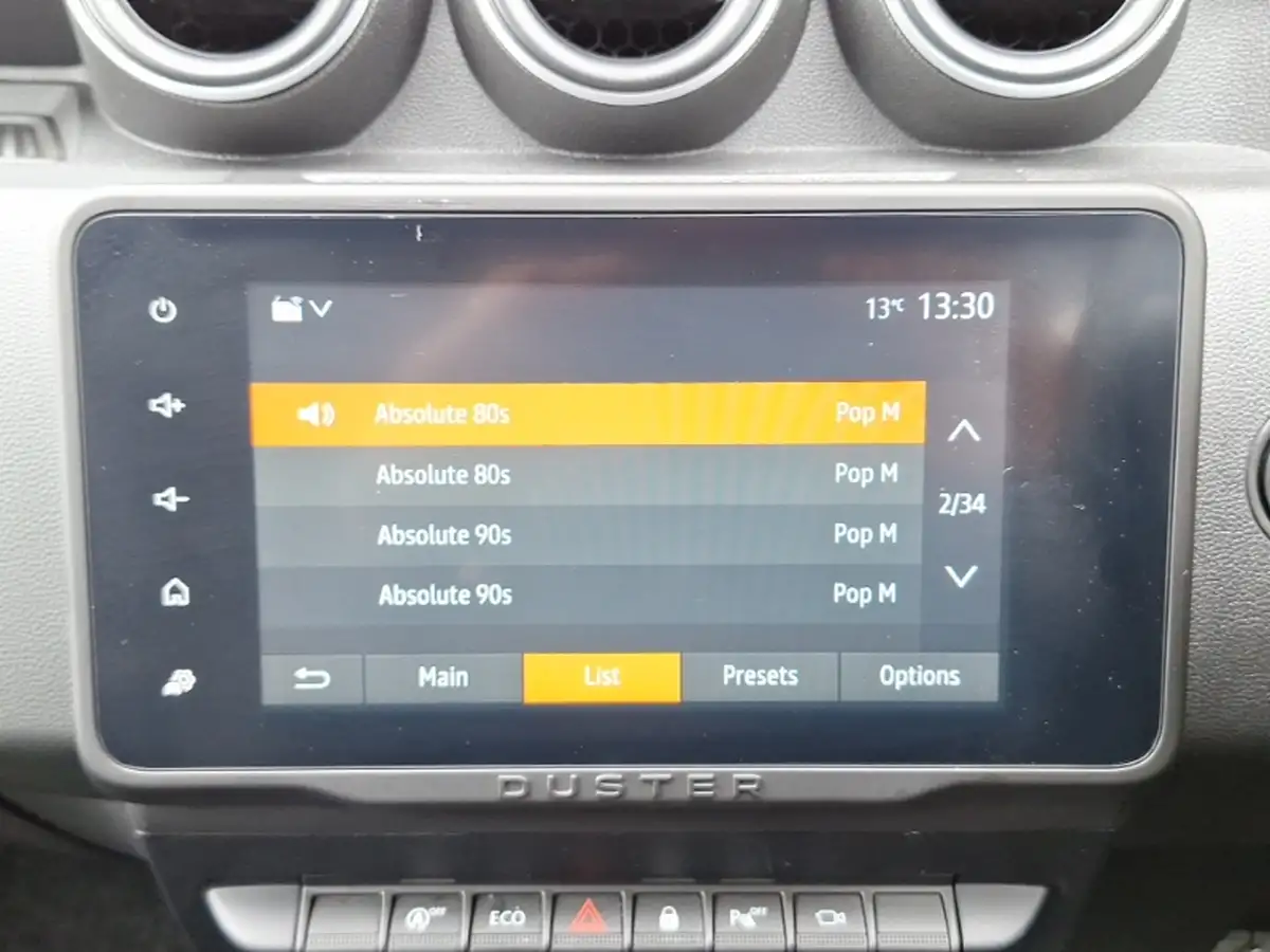 2022-renault-clio-10-tce-iconic-edition-big-9