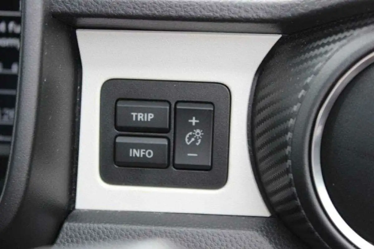 2022-suzuki-ignis-12-dualjet-sz5-big-27