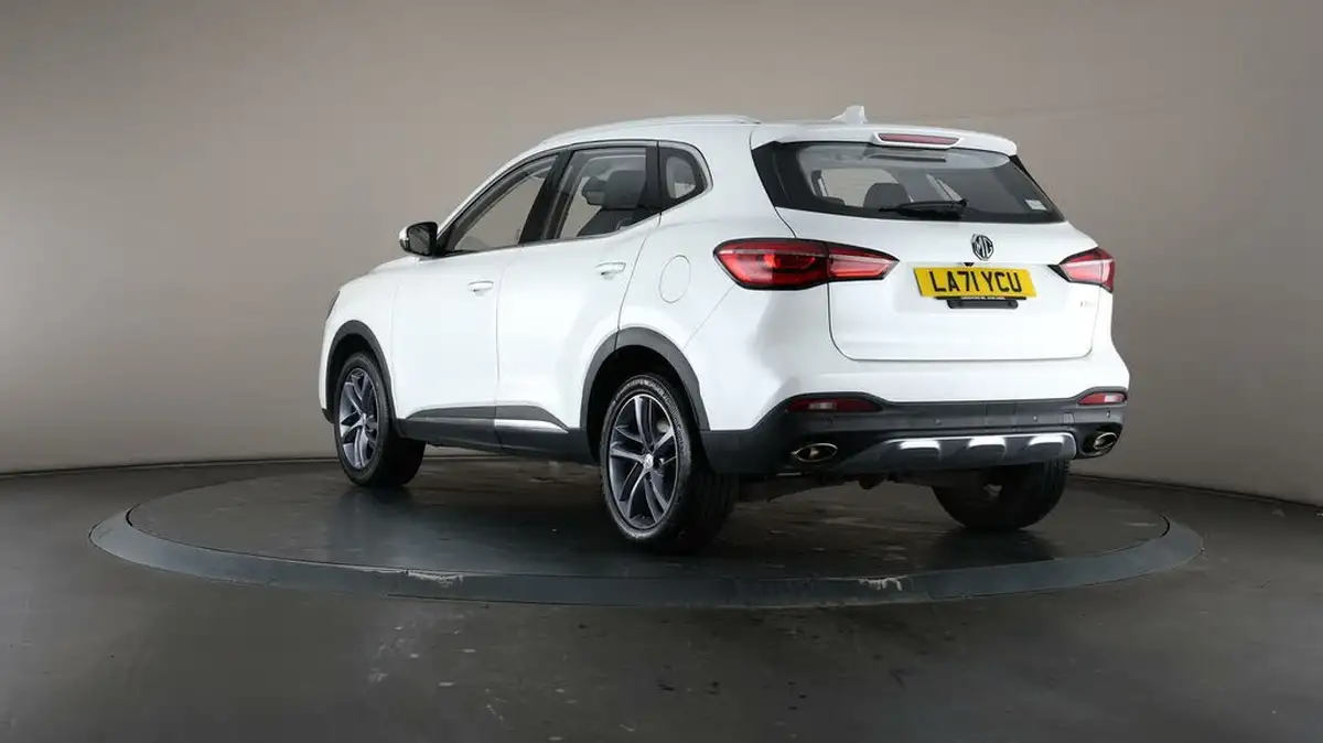 2022-mg-hs-15t-gdi-exclusive-162ps-big-71