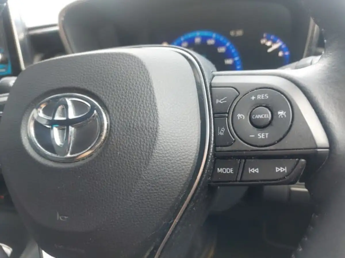 2022-toyota-corolla-18-vvt-i-icon-120bhp-trk-hatchback-5d-big-15